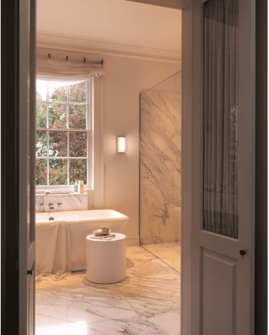 Versailles 250 - Astro Lighting